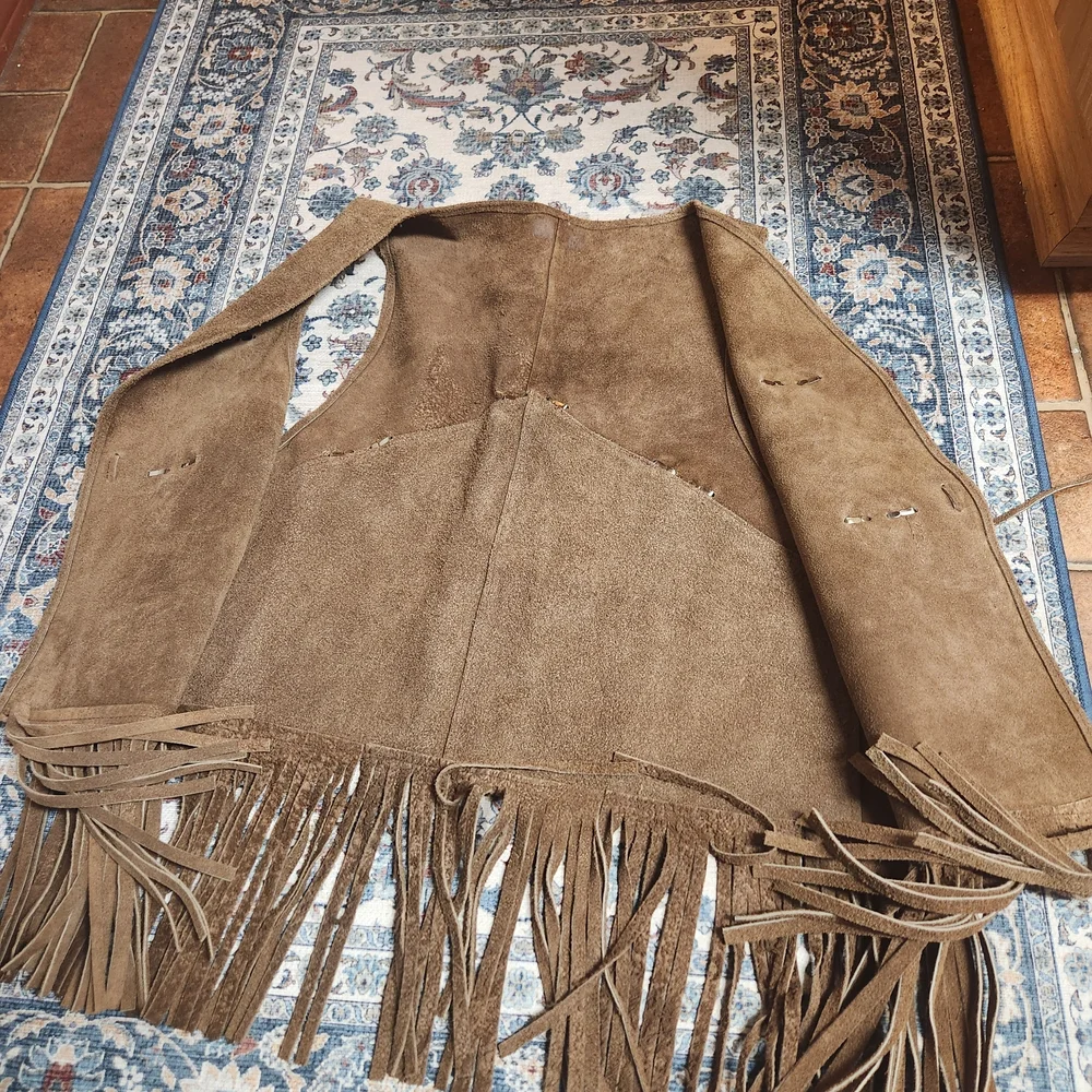 Brown Suede Fringe Vest - Picture 4 of 11